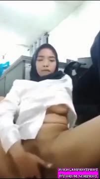Hijab tobrut colmek di kantor - DoodStream - DoodStream