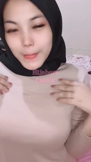 Asian beautiful hijab style outfit coklat sampai lompat lompat - DoodStream