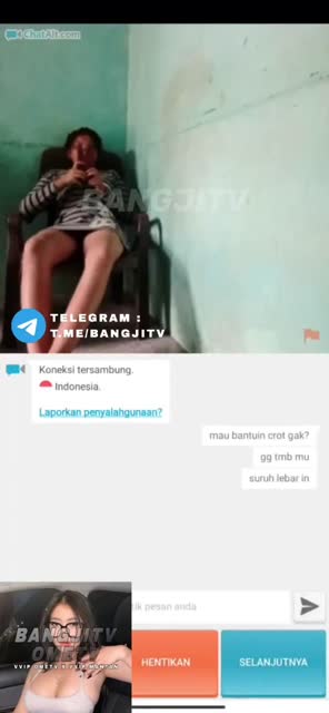 Kakak cantik lagi di kursi 
