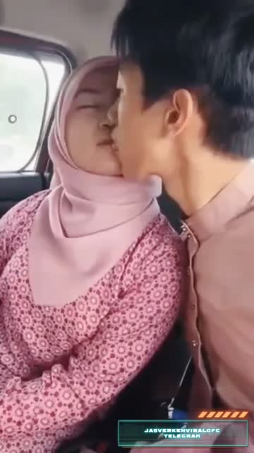 Hijab suka nyepong di mobil 01