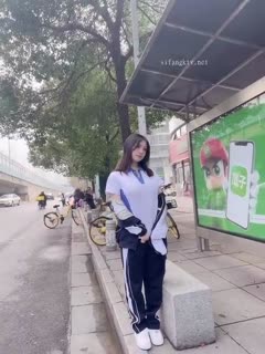 Cewek Chindo Nekat Bugil Di tempat Umum Demi Cuan.mp4