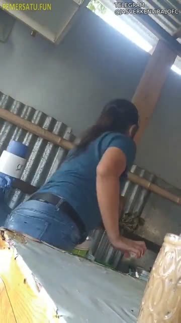 Di coliin pacar 06 - Telegram @jasverkenviralofc - Bokep Indo Viral.mp4