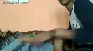 Smk Ngewe Cepat Di Ruang Tamu Bangku Hijau - DoodStream