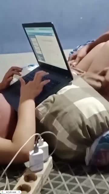 Gangguin kakak lagi belajar ajak bercinta