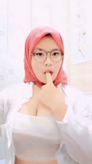 talent_putri_syuhada tobrut ABG montok pink.mp4