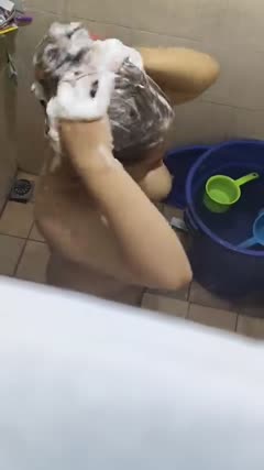 mandi malam pake gayung lope.mp4