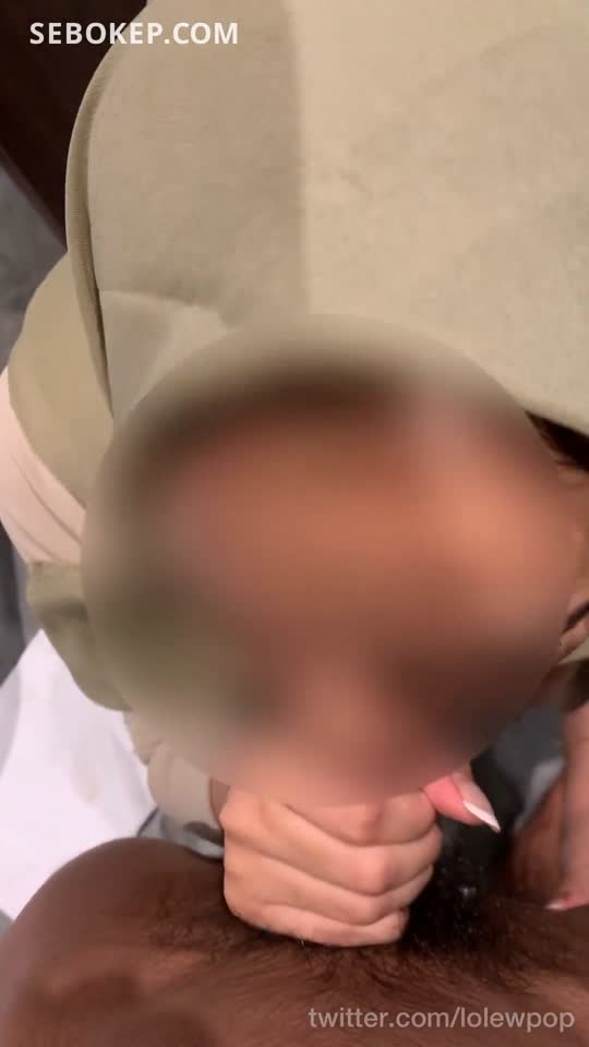 Bokep Jilbab Jeje Nyepong di WC Hotel - BokepJilbab.cc.mp4