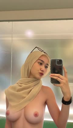 Queeny Zerlina AI Version - Join Tele @lupabelum (15).mp4