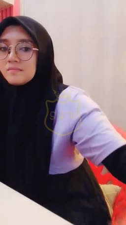Mbak Amel Spill Memeknya Nih Jembut Tipis Dari Kantor