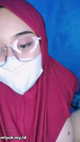 Hijab Hamil Gede Live Barbar.mp4
