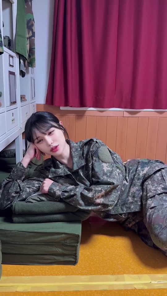Korean Cosplay Army Viral Twitter.mp4
