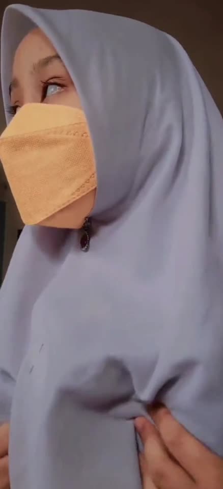 Nonton Video Buk guru soil nenen ke kepala sekolah di labrak murid viral Indo AV.mp4