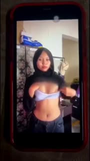 tele @nikmatblue 1000 tobrut main di hotel bareng tiktokers (37).mp4