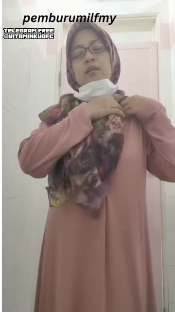HIJAB - Guru pamer aset di toilet.mp4