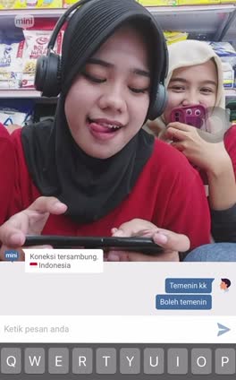 Skandal VCS hijab cantik pegawai minimarket from X @gujiosan