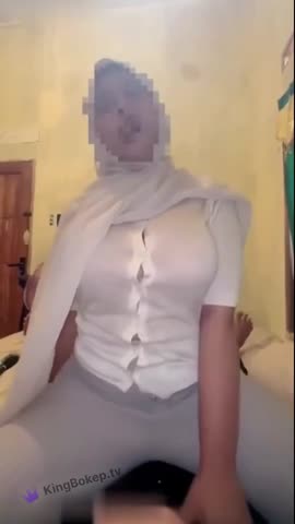 Tante Yani Binor Jawa Torbut Ngewe di Rumah Pak Kades vikuy.click.mp4