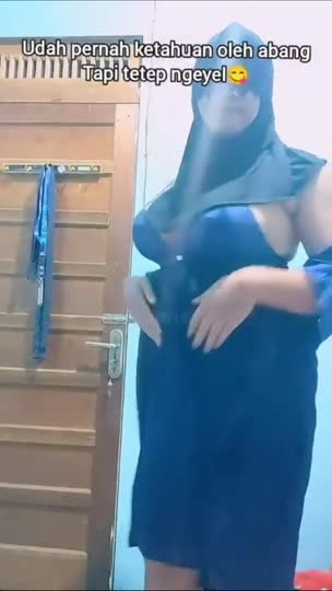 00415 Tobrut Hijab Peragain Main Berakhir Digenjot Bosnya.mp4 at Streamtape.com.mp4