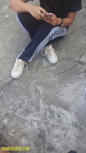 VuPFi27Ug-Video_pelajar_SMP_viral_katanya_kerja_kelompok_padahal_ngentot.mp4.mp4