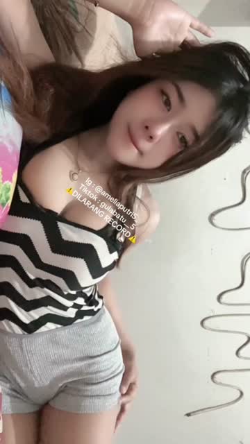 Amelia Putri TikTok Exclusive - Join Tele @lupabelum (44).mp4