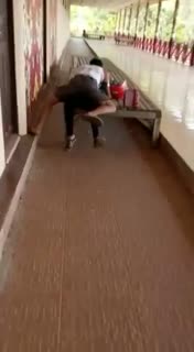 Terlalu fokus ngews ampe gasadar ada yg grebek