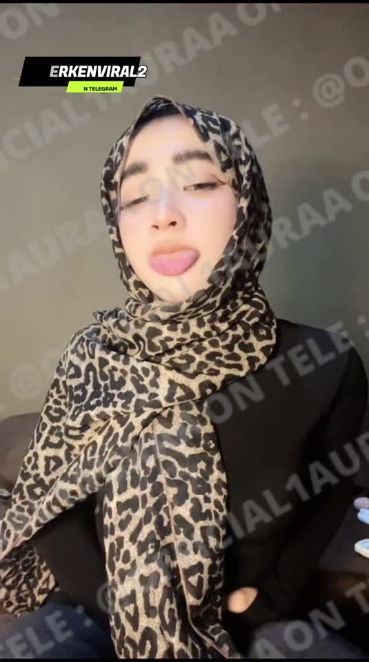 Telegram @jasverkenviralofc - Talent Laura Hijab Update 03 - Bokep Indo Viral.mp4