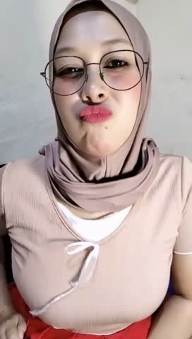 Miu² Jilboobs Apem Gurih Berjengger Ayam Geprek Yang Pasti Rasanya Bikin Ketagihan Setiap Malam Jon (1).mp4