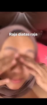 Ukhti Crot di muka Kenikmatan