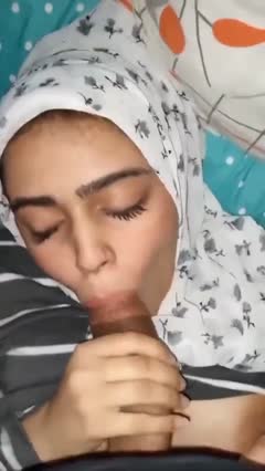 Crotin di Muka Cewek Jilbab Putih Abis Nyepong Otong Gede.mp4