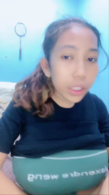 Bude Husna Nyep0ng Anak Tetangga Bonus Cr0t Asi.mp4