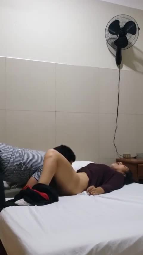 Emak pabrik Semarang selingkuh sepulang kerja.mp4