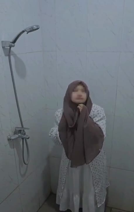 Ngintip Binor Hijab Montok Mandi - Join Tele @lupabelum.mp4