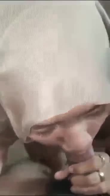 Ukhty sma kaget, pertama kali mmeknya dimasukin kntol gede.mp4