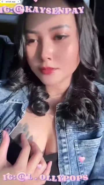 Miss kay omek di mobil hampir ketahuan