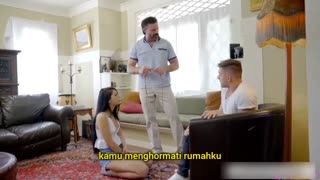 Ayah pergoki anak perempuannya bermain dengan pacarnya
