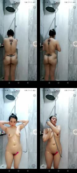 14 kyolla si cantik mandi tengah malam.mp4