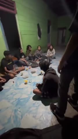Gerebek bocah di kos.mp4