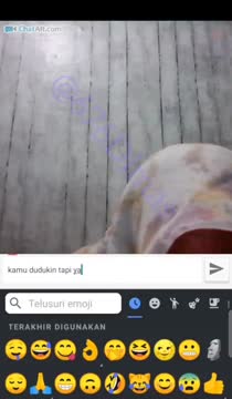 Ome tv hijab kacamata