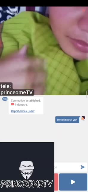 Cewe cantik tanktop putih susunya gede banget
