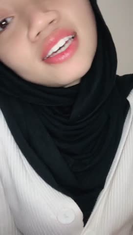 Rara hijab hitam cantik sange berat 1