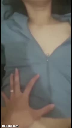 Bokep Indo – Awalnya Mainin Tete, Lama-lama Basah Pengen Dimasukin.mp4