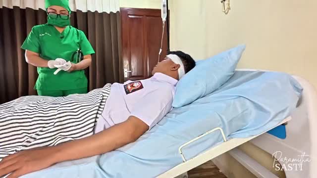 ngewe dirumah sakit sama perawat.mp4