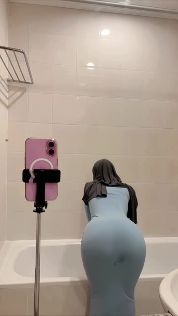 eskib di kamar mandi.mp4