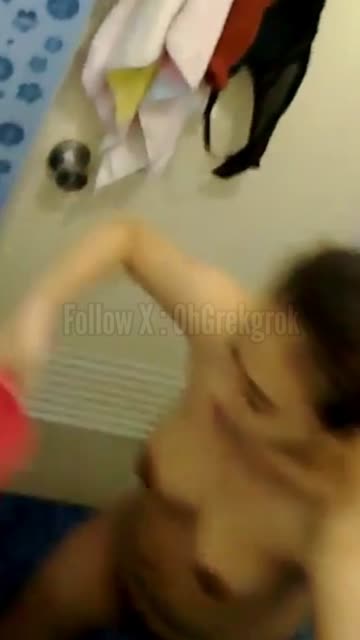 ngintip_mandi_tengah_malam_-_Lulustream.mp4_-_LuluStream.mp4