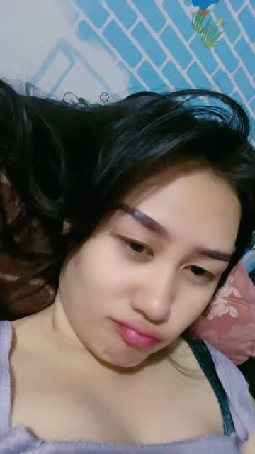 Kaka cantik live barbar.mp4