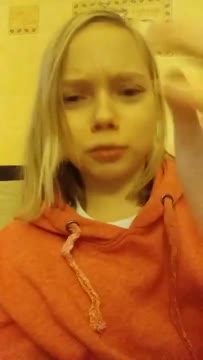 Lena Lenka ko mne lomyatsya v dveri mne strashno menya hotyat.mp4