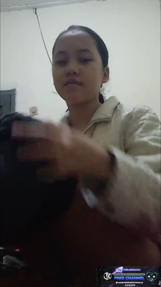 Telegram @jasverkenviralofc - Abg cantik pap colmek buat pacar 01 - Bokep Indo Viral.mp4