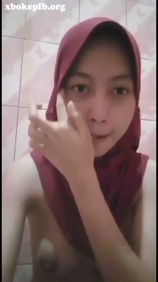 Bokep_farida_colmek_jilbab_dikamar_mandi_-_Lulustream.mp4