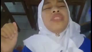 ewek ayank di kelas masih bocil mulus banget_video (15).mp4