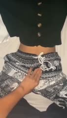 Hijab Hitam hanya bisa Pasrah