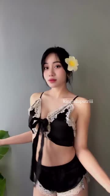 Kinanda Putri 02